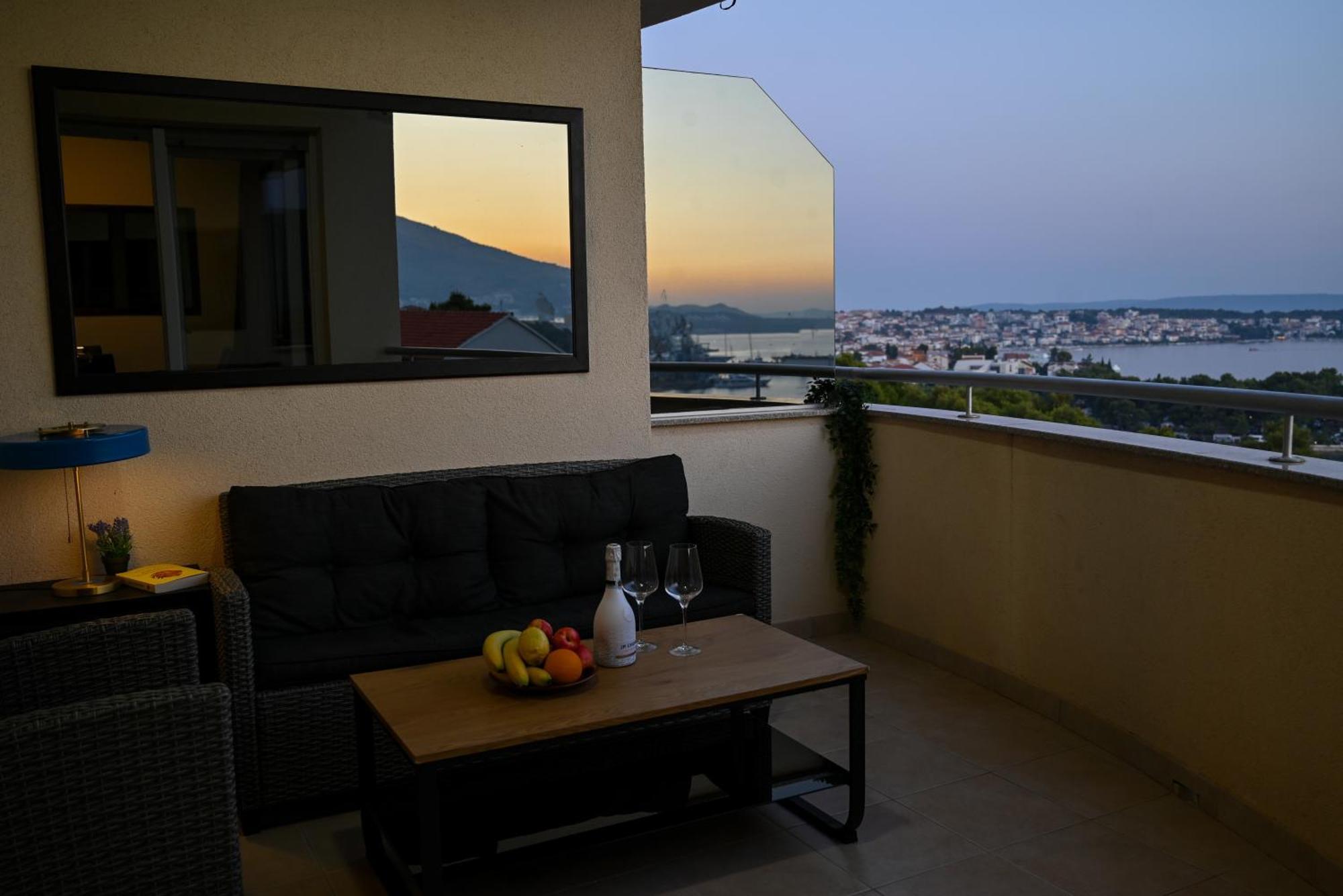 Sunny Place With Sea View Trogir Exterior foto