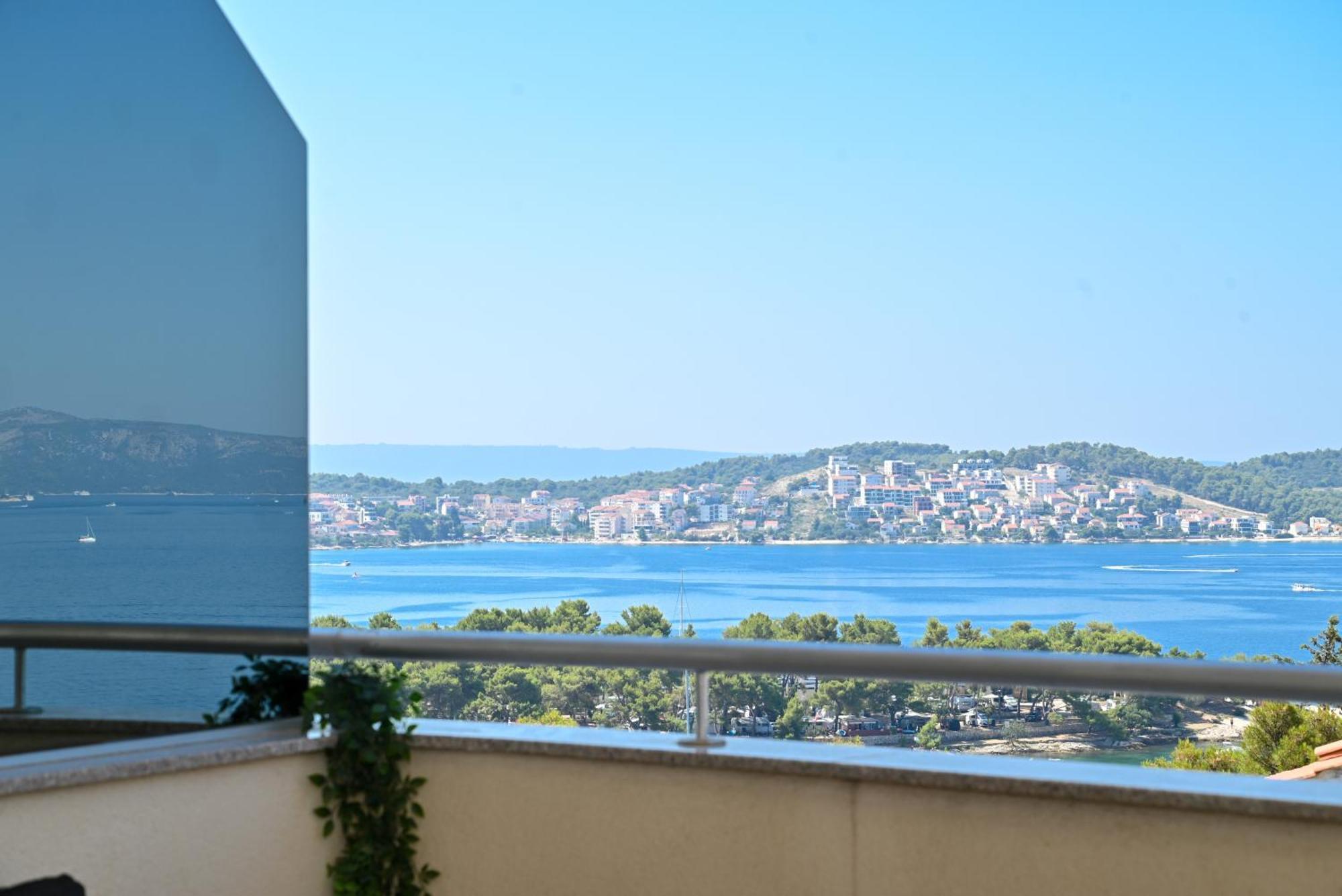 Sunny Place With Sea View Trogir Exterior foto