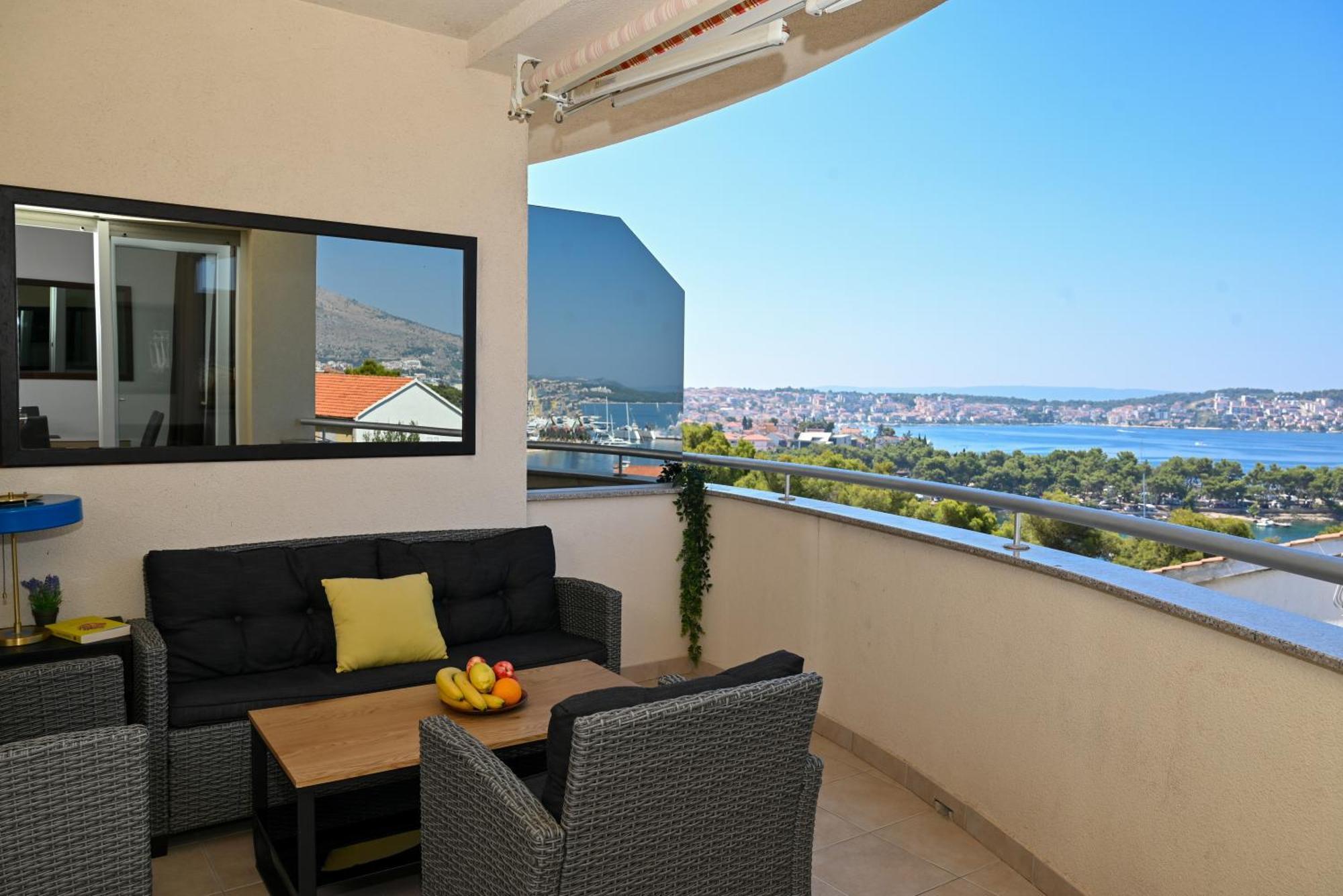 Sunny Place With Sea View Trogir Exterior foto